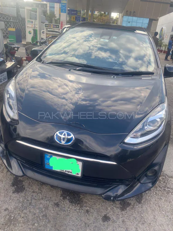 Toyota Corolla 2017 for Sale in Islamabad Image-1