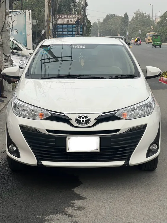 Toyota Yaris Sedan 2021 for Sale in Lahore Image-1