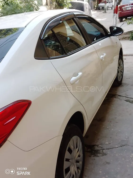 Toyota Yaris Sedan 2021 for Sale in Lahore Image-1