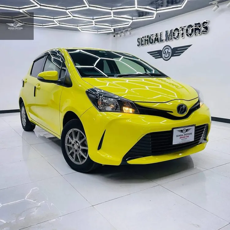 Toyota Vitz 2015 for Sale in Rawalpindi Image-1
