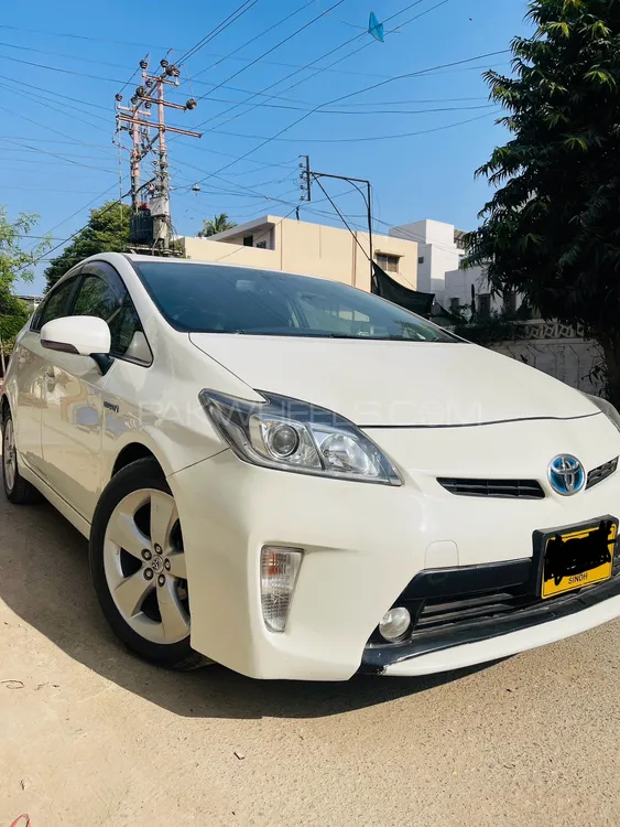 Toyota Prius 2014 for Sale in Karachi Image-1