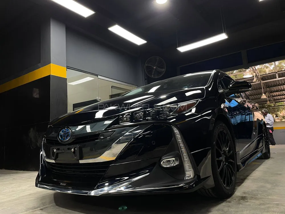 Toyota Prius 2020 for Sale in Karachi Image-1