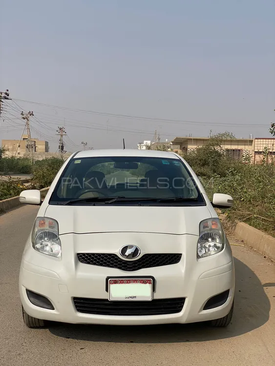 Toyota Vitz 2010 for Sale in Karachi Image-1