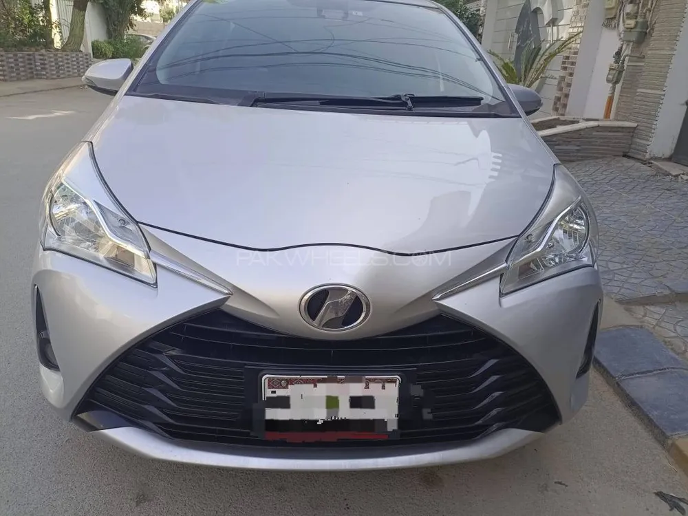 Toyota Vitz 2018 for Sale in Karachi Image-1