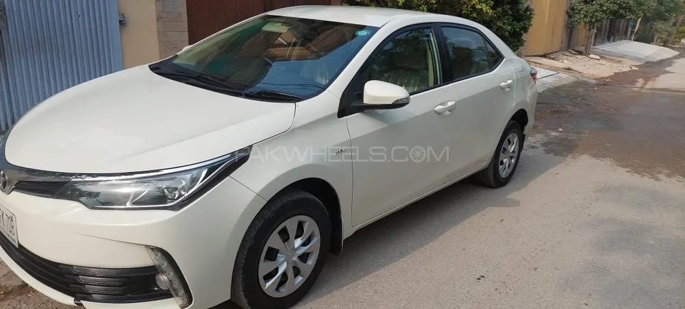 Toyota Corolla 2017 for Sale in Mardan Image-1