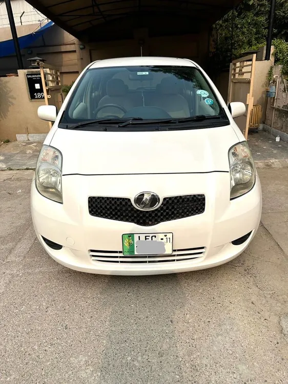 Toyota Vitz 2006 for Sale in Lahore Image-1