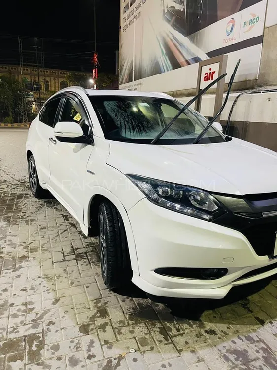 Honda Vezel 2015 for Sale in Lahore Image-1