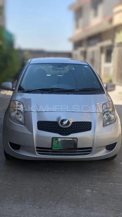 Toyota Vitz 2010 for Sale in Lahore Image-1