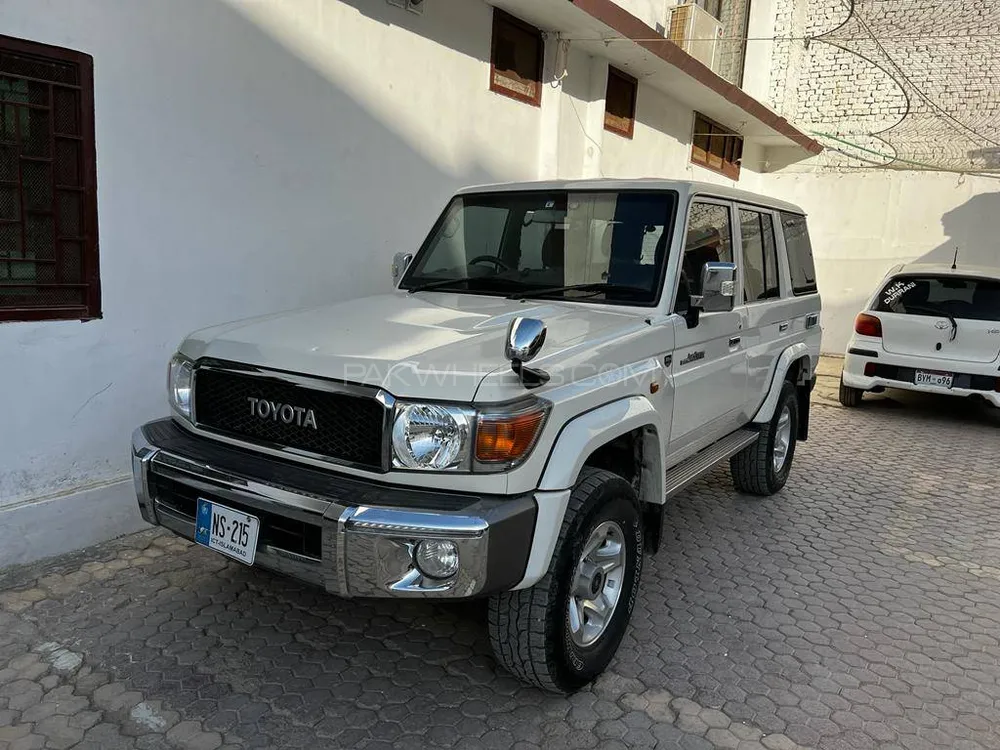 Toyota Land Cruiser 2005 for Sale in Islamabad Image-1