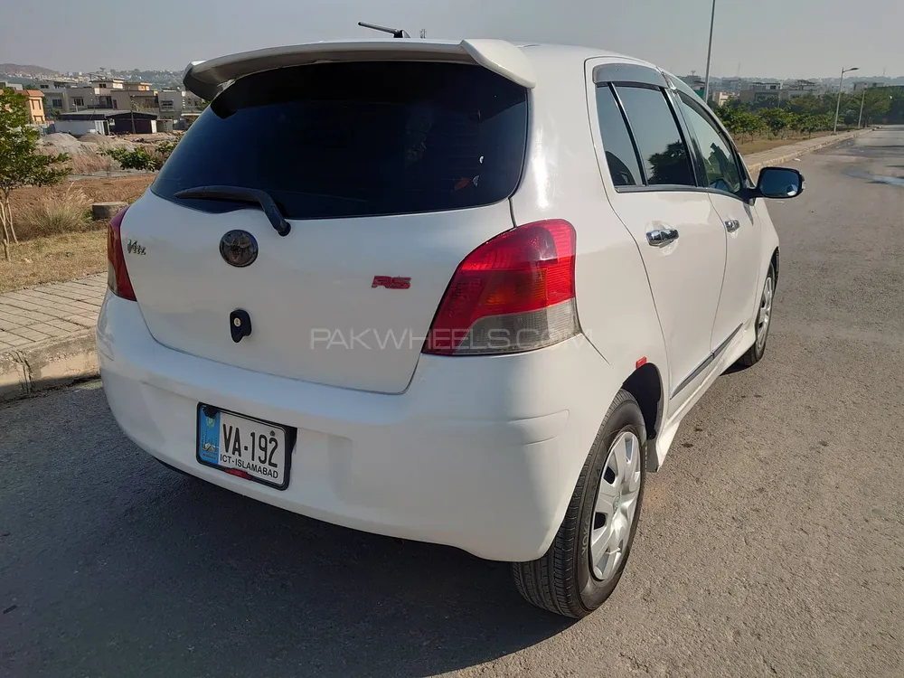 Toyota Vitz 2010 for Sale in Islamabad Image-1