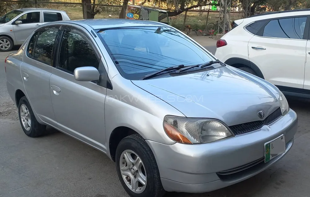 Toyota Platz 2001 for Sale in Lahore Image-1