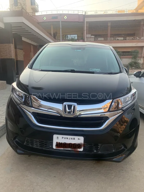 Honda Freed + Hybrid B 2017 For Sale In Karachi | PakWheels