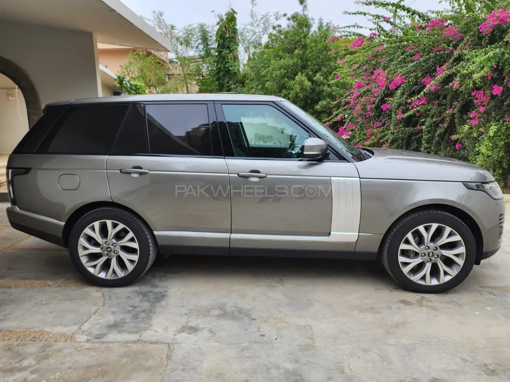 Range Rover Vogue 2018 for sale in Karachi