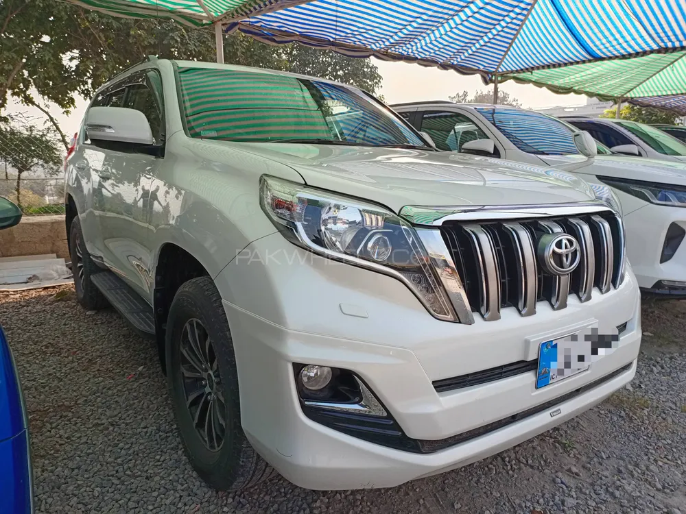 Toyota Prado 2017 for Sale in Islamabad Image-1