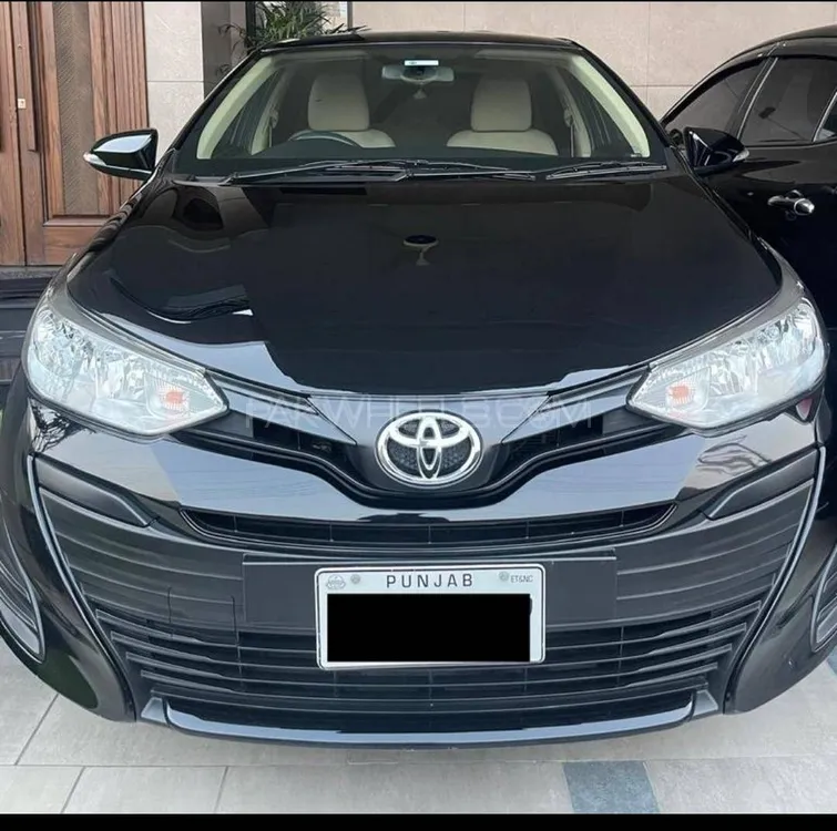 Toyota Yaris GLI MT 1.3 2021 for sale in Lahore | PakWheels