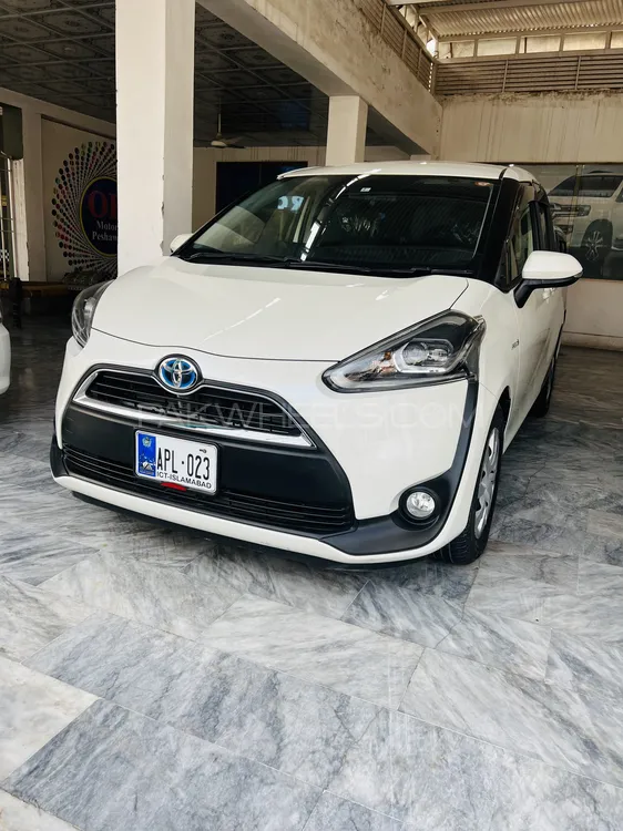 Toyota Sienta 2018 for Sale in Peshawar Image-1