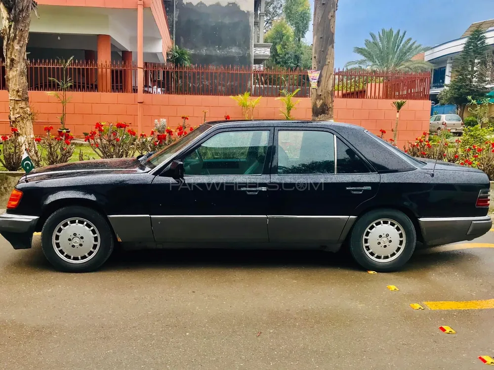 Mercedes Benz E Class 1986 for sale in Wah cantt