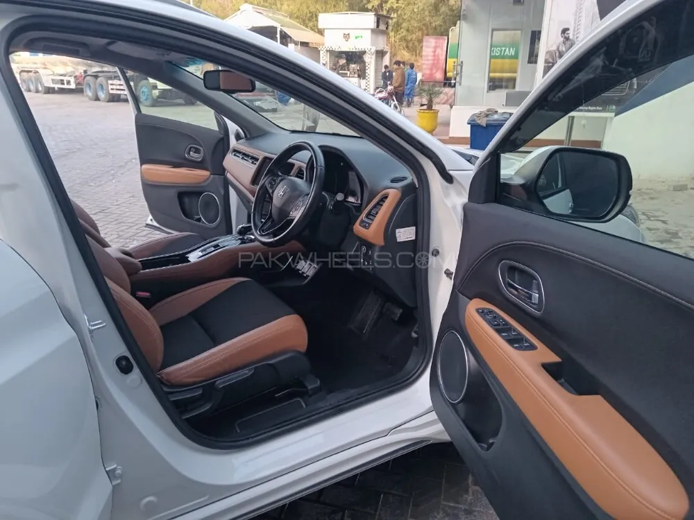 Honda Vezel 2019 for Sale in Islamabad Image-1