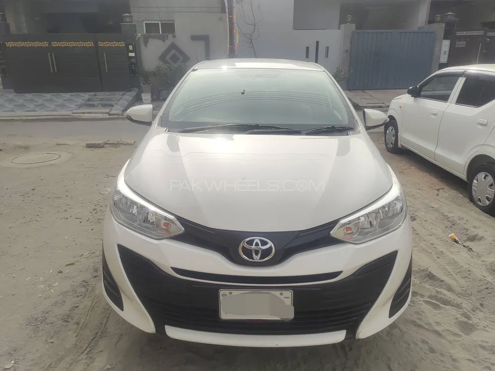 Toyota Yaris GLI MT 1.3 2021 for sale in Lahore | PakWheels