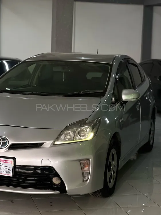 Toyota Prius 2013 for sale in Peshawar