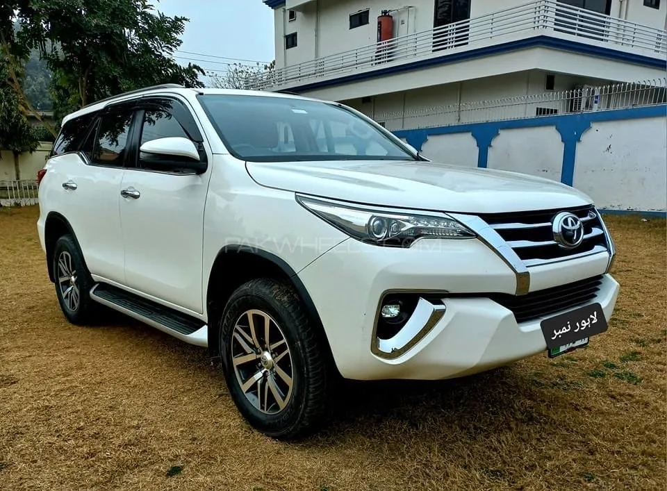 Toyota Fortuner 2018 for Sale in Lala musa Image-1