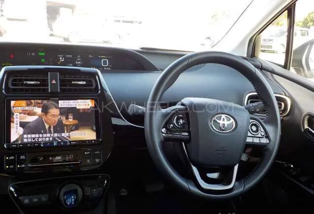 Toyota Prius 2020 for Sale in Islamabad Image-1