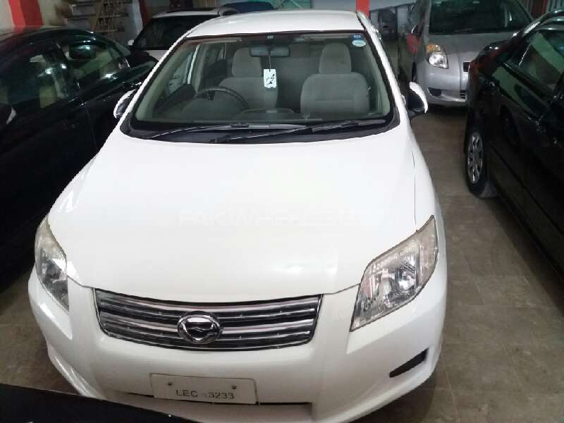 Toyota Corolla Axio 2006 for Sale in Lahore Image-1