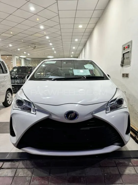 Toyota Vitz 2020 for Sale in Multan Image-1