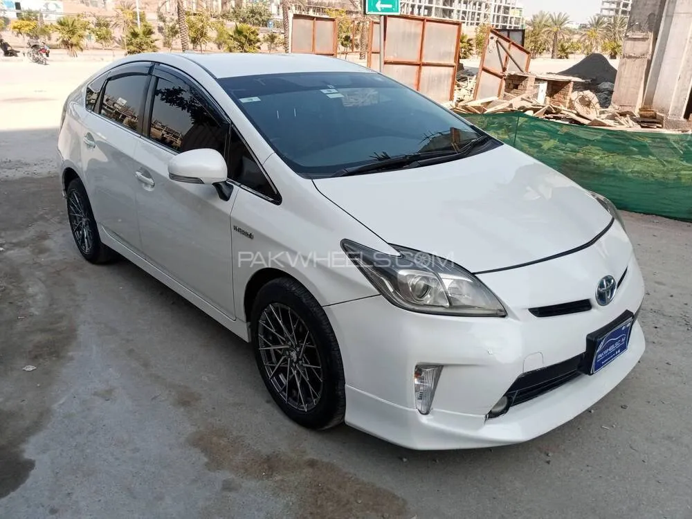 Toyota Prius 2014 for sale in Islamabad
