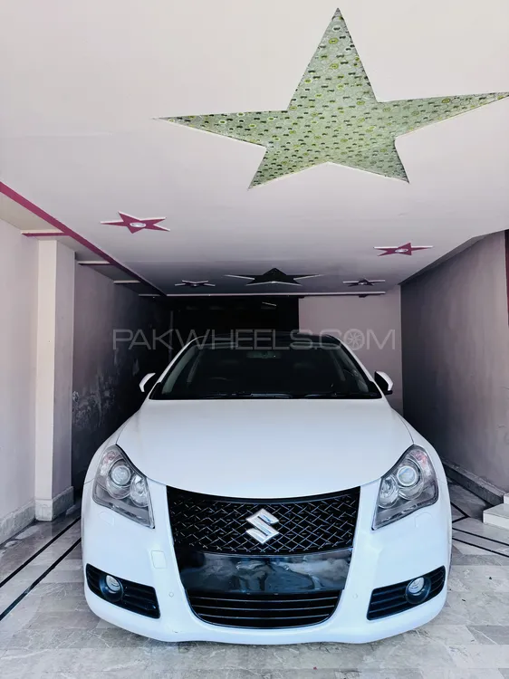 Suzuki Kizashi 2016 for Sale in Hyderabad Image-1
