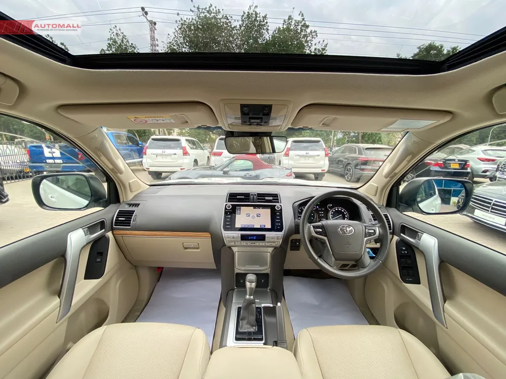 Toyota Prado 2019 for Sale in Karachi Toyota Prado 2019 for Sale in Karachi Image-8