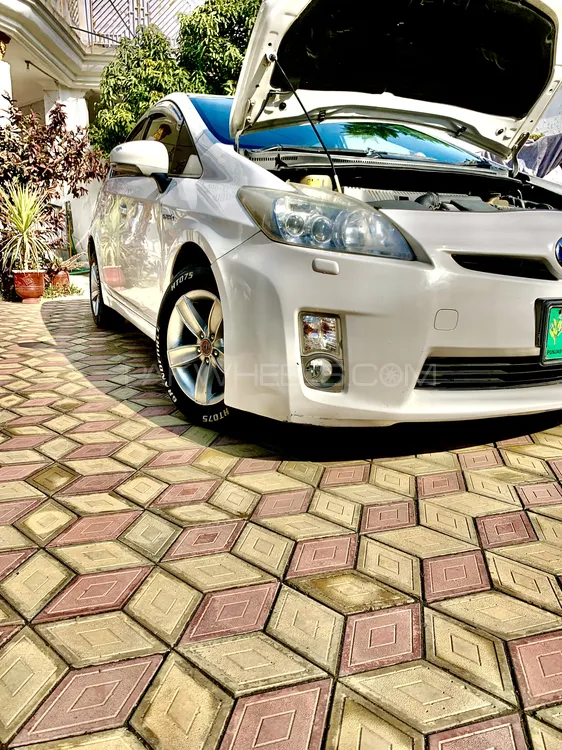 Toyota Prius 2011 for Sale in Bat khela Image-1