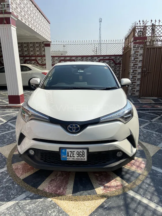 Toyota C-HR 2017 for Sale in Kharian Image-1