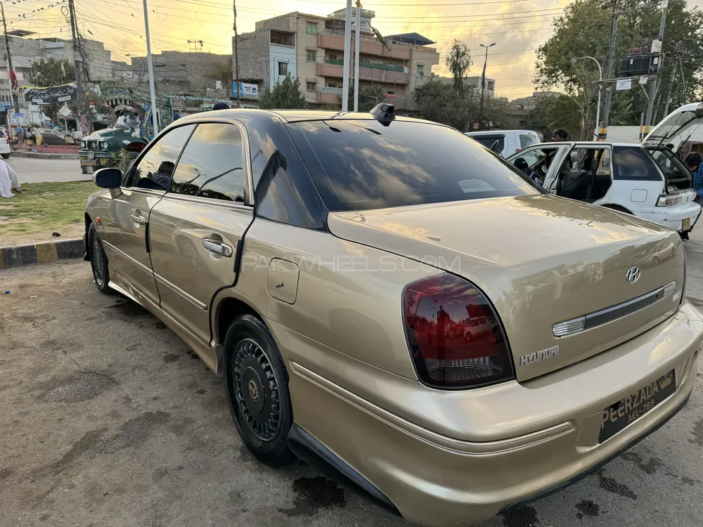 Hyundai Grand Starex 2002 for sale in Karachi