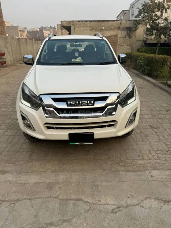 Isuzu D-Max V-Cross Automatic 3.0 2019 for sale in Lahore | PakWheels