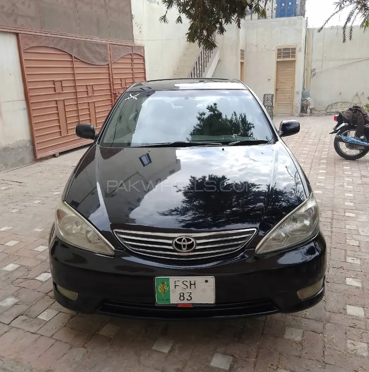 Toyota Camry 2004 for sale in Multan