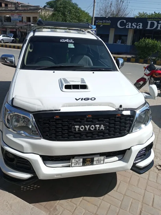 Toyota Hilux 2010 for Sale in Gujrat Image-1