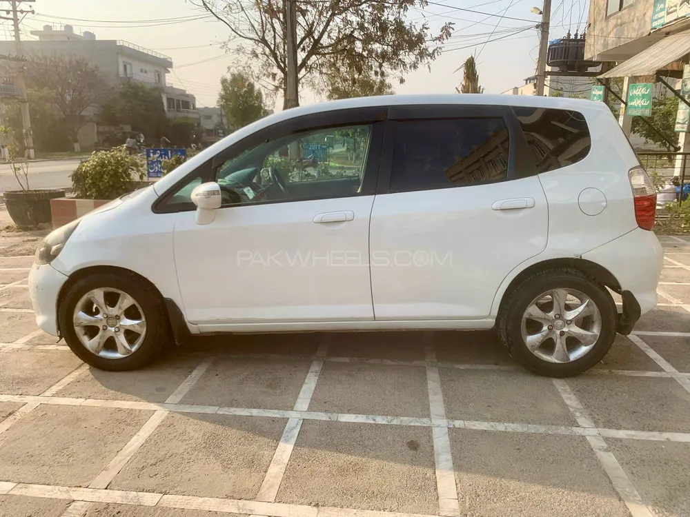 Honda Fit 2006 for sale in Lahore