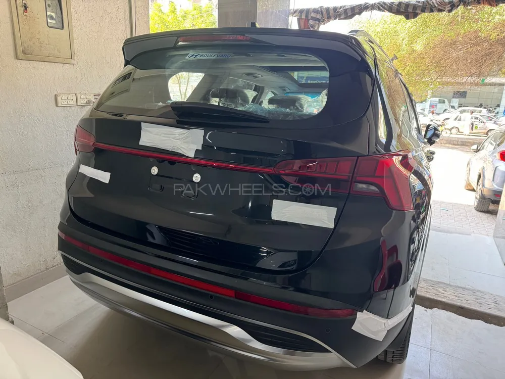 Hyundai Santa Fe 2023 for Sale in Karachi Image-1