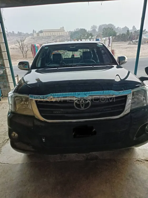 Toyota Hilux 2016 for Sale in Multan Image-1