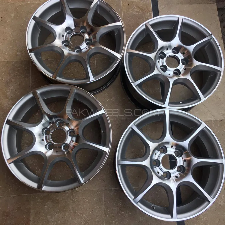 Best Quality Alloy rims brand new condition Image-1