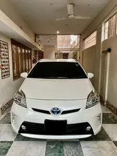 Toyota Prius G Touring Selection 1.8 2014 for Sale