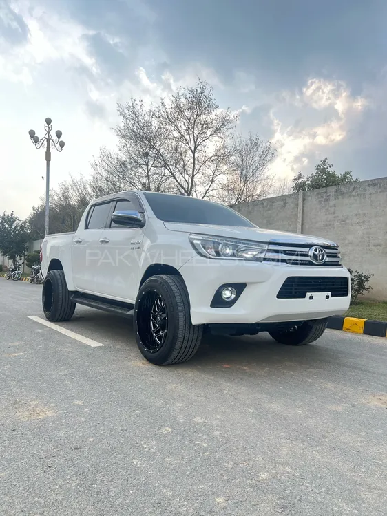 Toyota Hilux 2021 for Sale in Sialkot Image-1