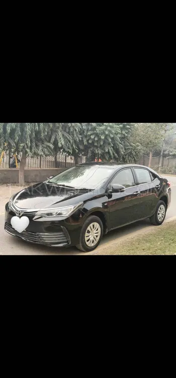 Toyota Corolla 2017 for Sale in Phalia Image-1