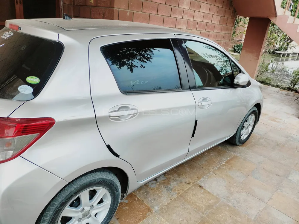 Toyota Vitz 2014 for Sale in Tando Allah Yar Image-1
