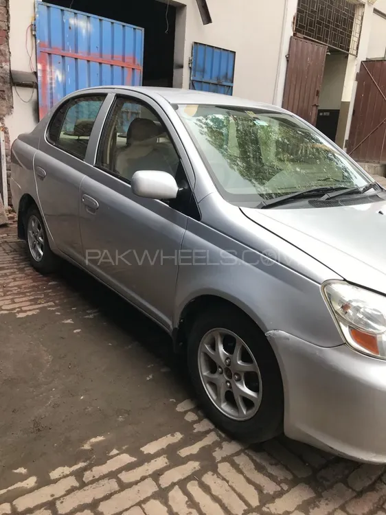 Toyota Platz 2004 for sale in Lahore