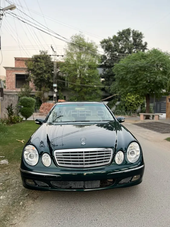 Mercedes Benz E Class 2002 for Sale in Lahore Image-1