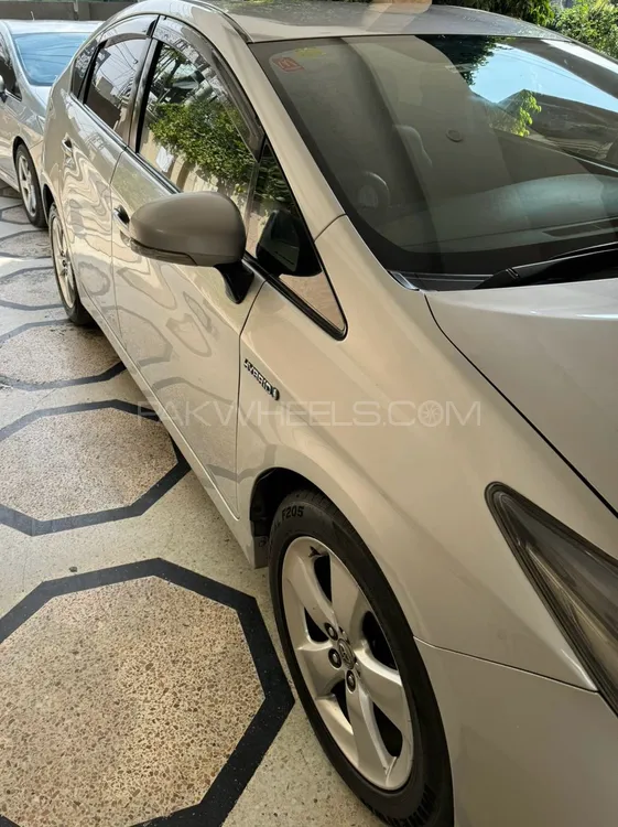 Toyota Prius 2012 for sale in Lahore