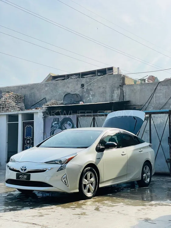 Toyota Prius 2018 for sale in Abbottabad