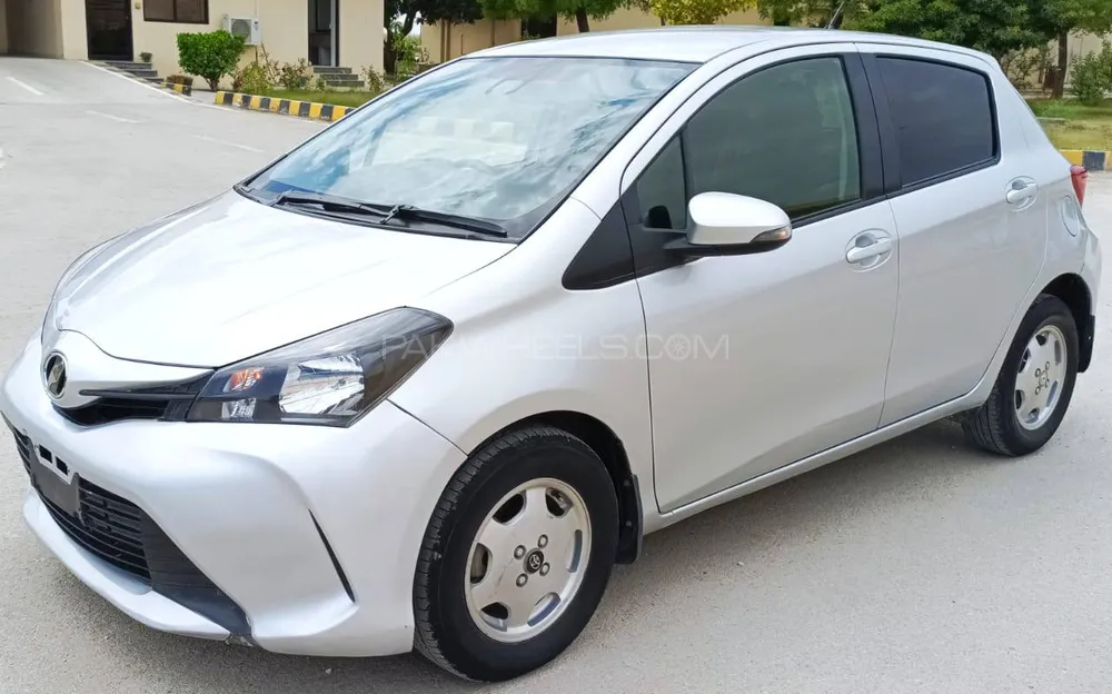 Toyota Vitz 2016 for Sale in Sukkur Image-1